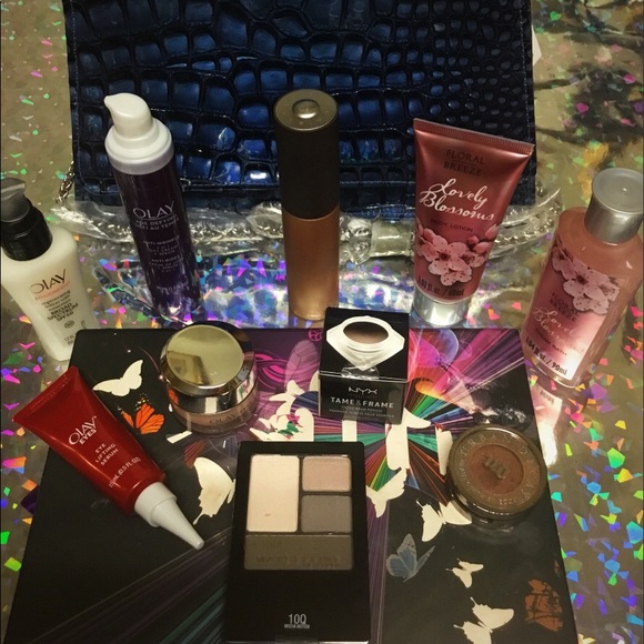 Must Have Variety Bundle! 14 items +open to offers - Picture 4 of 8